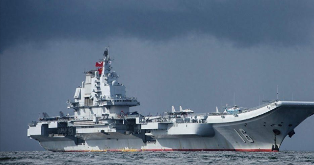 拒不认错的高市早苗，突然收到两个坏消息，中方这次动真格了