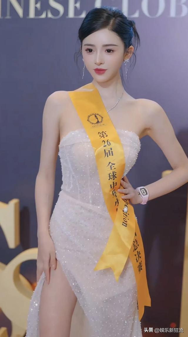 26届中华小姐冠军何然然，云南大学校花，网友质疑高科技痕迹？