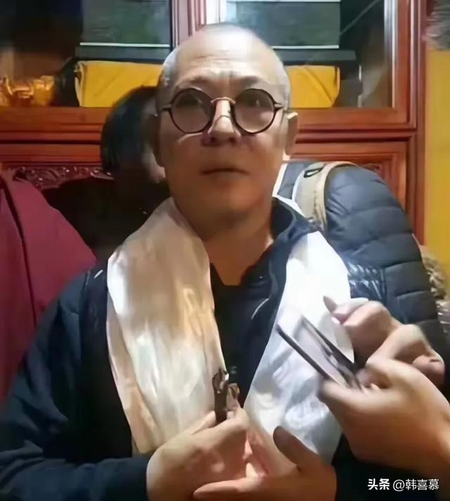 李连杰病重住院，新加坡做手术，病情曝光输血救命，早就交代后事