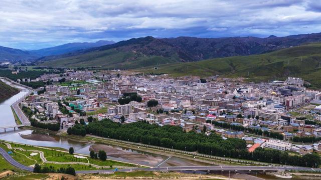 风景不输稻城，纯净堪比亚丁，这个 90% 游客都错过的川西小城！