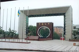 最新重庆2024年中考联招区各校录取分数线：最高、最低相差143分图片