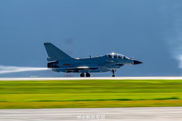 直击空军战机训练精彩瞬间