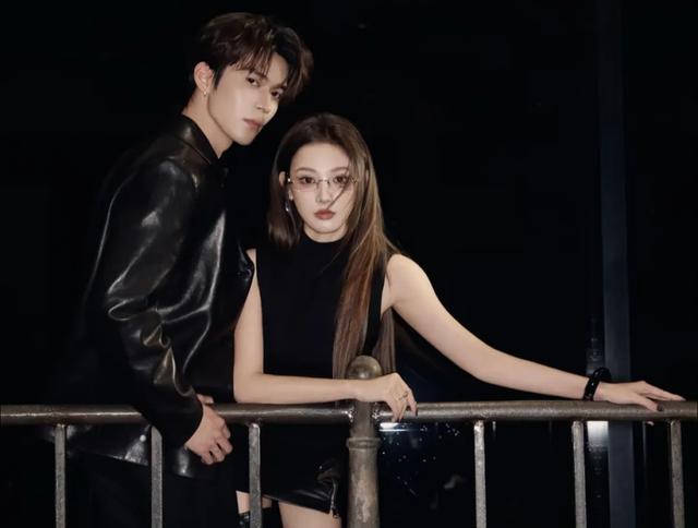 这对姐弟恋…这么甜的吗？我倒看看多好磕？