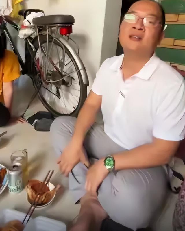男子三赴越南找老婆，丈母娘道出女儿逃跑真相，要把小女儿赔给他