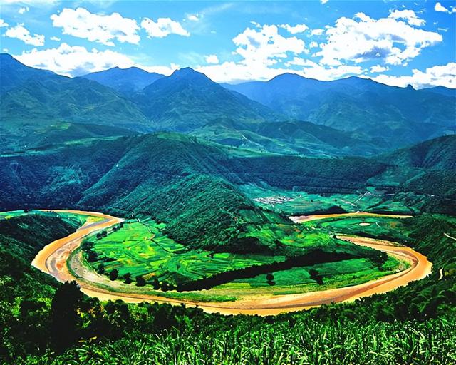 散文 | 梁 平：遥远的哀牢山