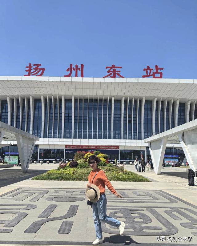 离开扬州在东站发生一件有惊无险的事,到镇江住青旅,游览西津渡