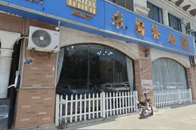 商家投诉交4千电费仍被物业“断电”，物业称商家拒用新电表，记者沟通后已正常用电图片