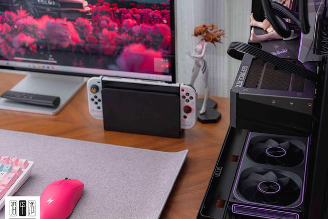 曲面玻璃的通透美学：乔思伯 TK-4 装机实录