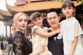 湖北男子苏华：被外国美女倒追，生2个混血宝宝，大女儿神似杨幂图片