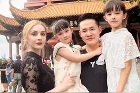 湖北男子苏华：被外国美女倒追，生2个混血宝宝，大女儿神似杨幂图片