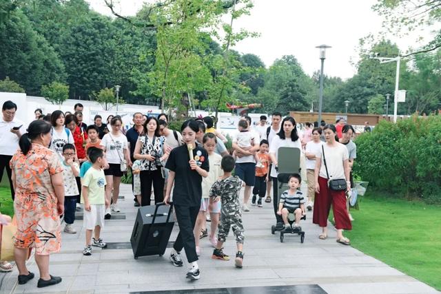 藏不住了，成都这个硬核的宝藏地