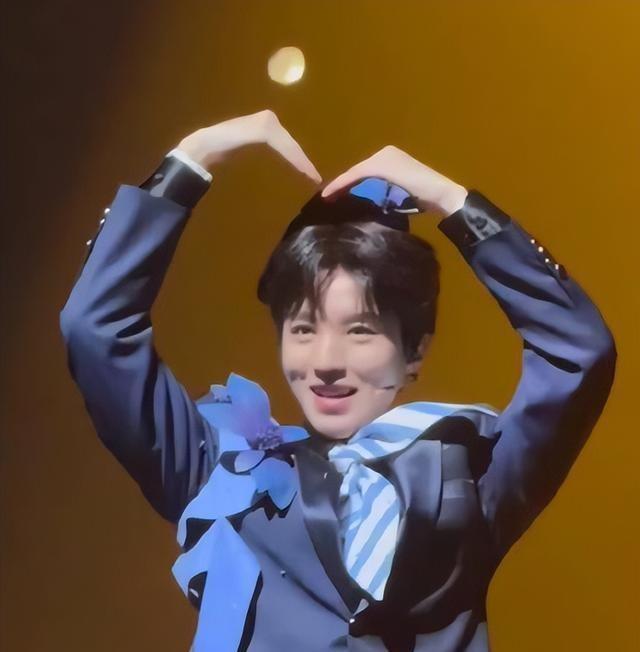 关系藏不住了！全红婵近况曝光，原来她和王俊凯是这样的关系