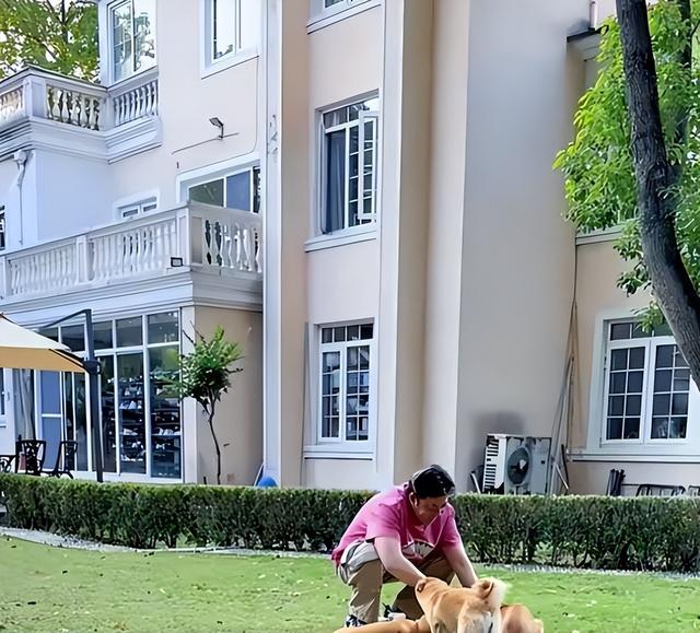 中国赚钱美国花？老戏骨祖孙3代在美奢华享乐过上“人上人”生活