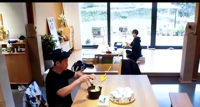 破防了！"假爱国"风波3年，51岁吴京人财两空，而他受邀观礼阅兵