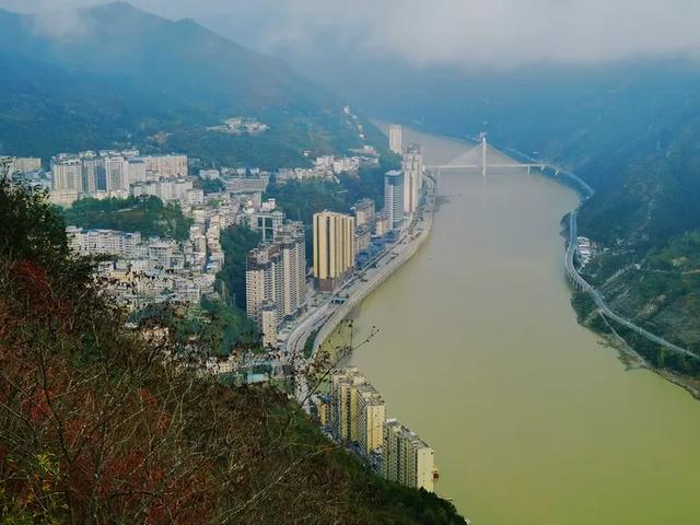 白河有座纱帽山