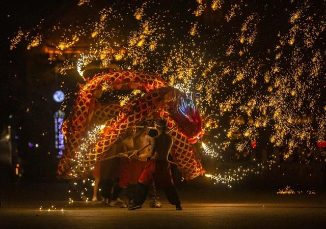 错峰游园正当时，灯火阑珊到元宵 | 在台儿庄古城许你一场从容相遇！