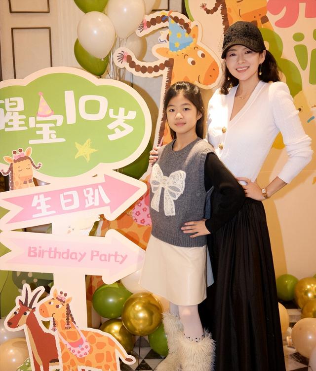 间隔不到2小时	，章子怡、汪峰先后发文，网友：终究是森林北输了