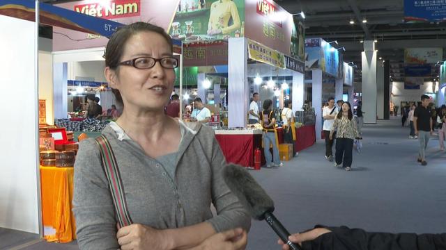 市民游客畅游文博会场馆 E馆F馆多元文化展魅力