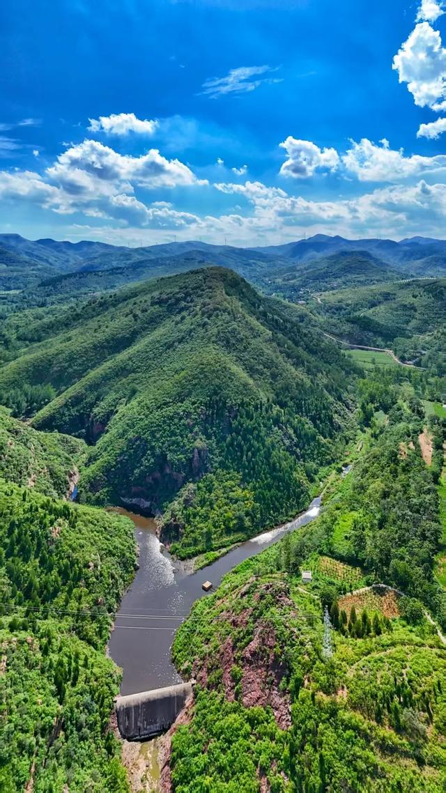 鸠山“壁纸级”蓝天白云！每一帧都很美~