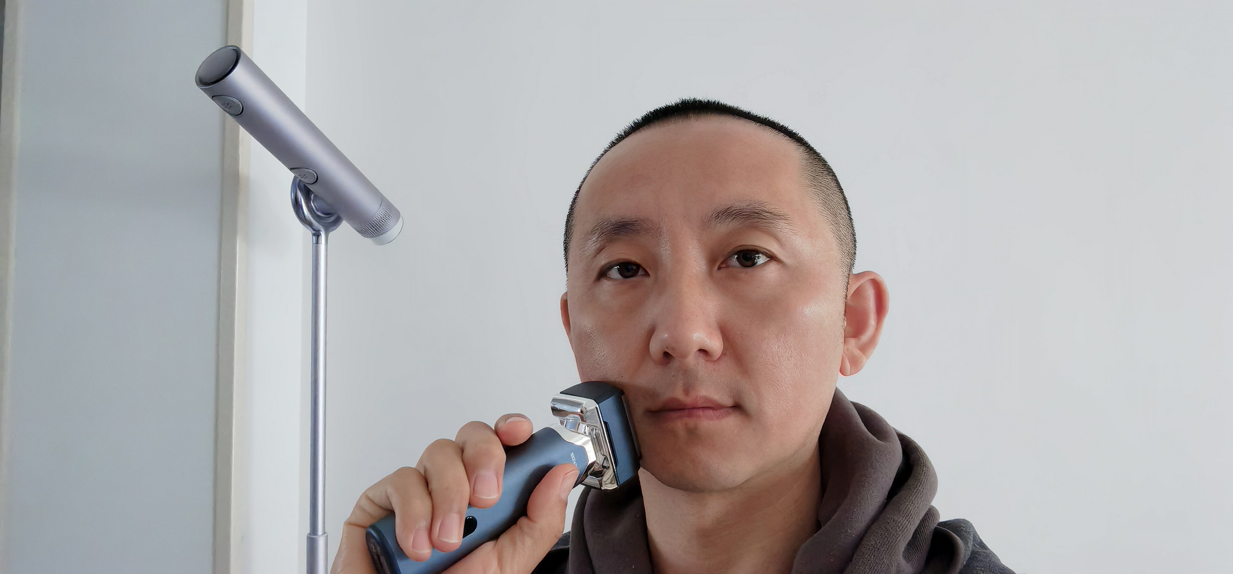 未野往复式剃须刀测评:五刀头27000转狂飙0残留,碾压千元机!