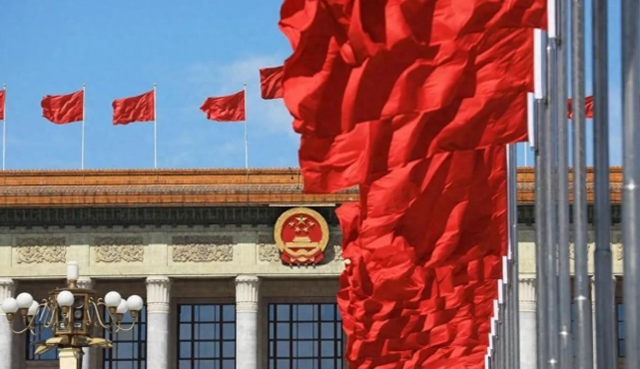 全国人大罕见发声，正告美国已踩红线，若一意孤行，必遭强力反制