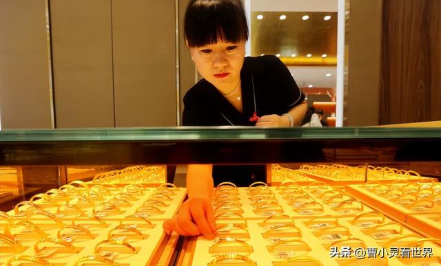 美联储降息+美元暴跌	，金价冲5000，上车还是跑路？