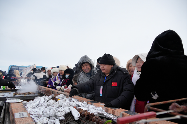 内蒙古冰雪英雄会额尔古纳冰雪欢乐季第三届中俄界河冰钓活动，冰雪盛宴启幕图集