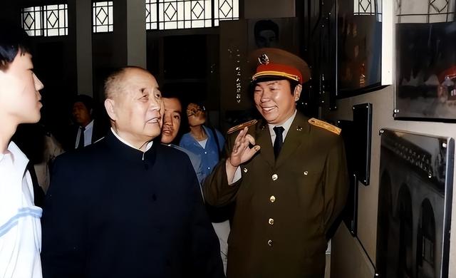 他出任大军区司令，却被孤立，有职无权，副司令调兵不给他打招呼