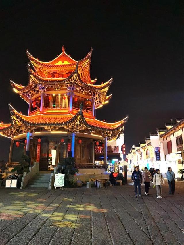 游安徽屯溪老街和徽州古城