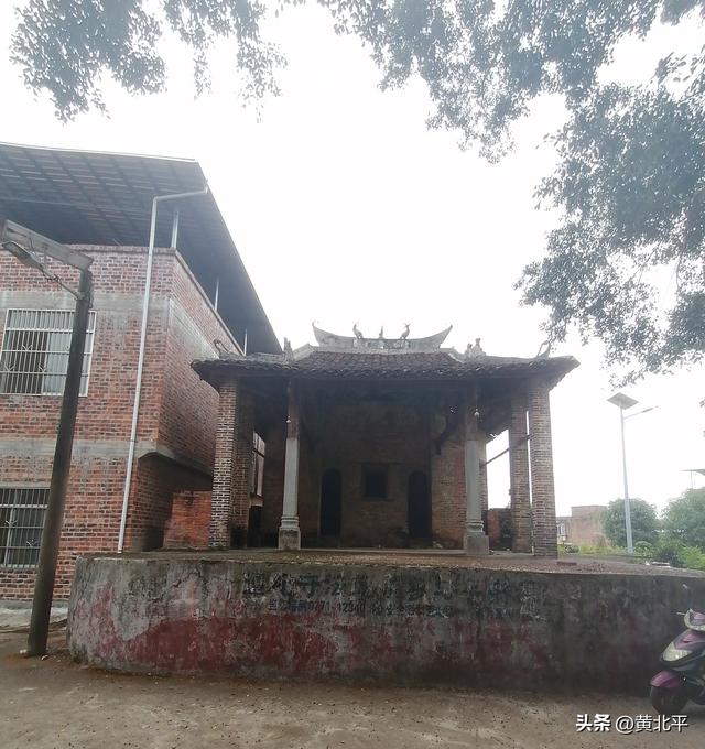 广西南宁市武鸣区陆斡镇县级文保建筑，是文桐村民的文娱场所