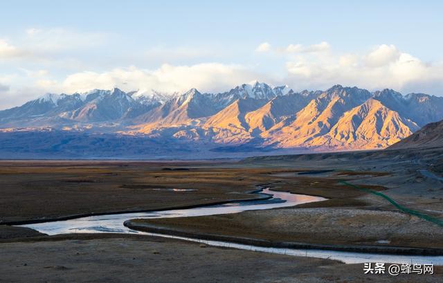 南疆寻秋--富士GFX100 II刻画南疆的雪山、沙漠与胡杨
