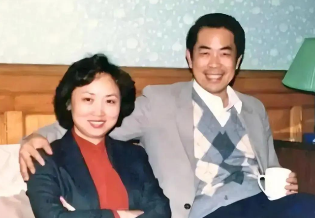 与女儿断绝关系仅1天，范曾担心的事发生了，小50岁娇妻受牵连