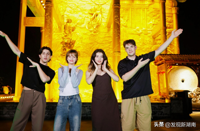 月满丽都人潮沸！万家丽中秋 “圈粉” 全球游客！