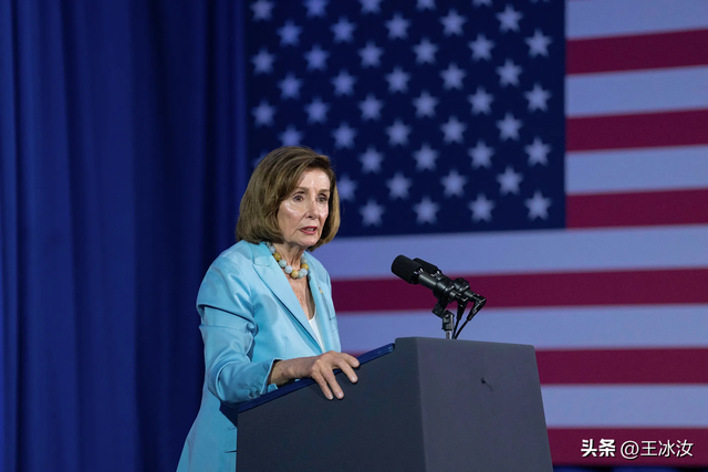 佩洛西谢幕：从“穿高跟鞋的山姆·雷本”到美国史上最强议长