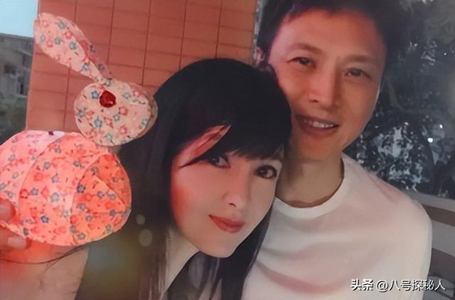 被戴8次绿帽子，3次被捉奸在床，这就是我们“玉女”守卫的爱情