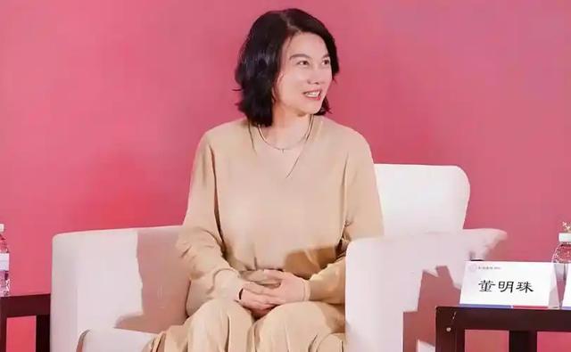 被停职审查、转移资产、搞办公恋情，董明珠身上标签哪个是真的