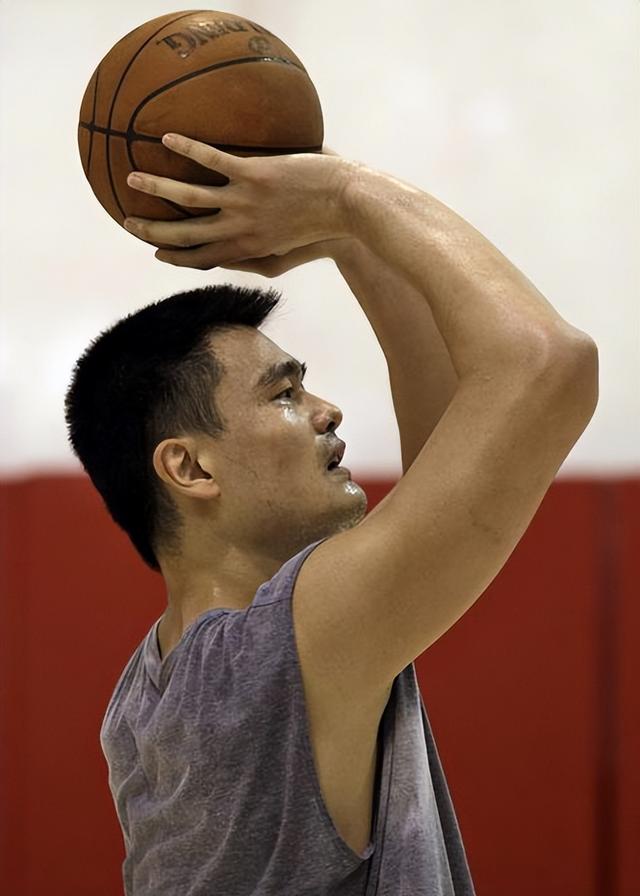 姚明做梦也没想到，15岁的女儿	，如今仅凭一个举动就给他长脸了