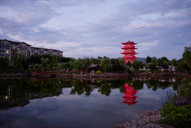 吉林白山千年崖城风景区，建筑充满朝鲜民俗风，让人一秒穿越千年
