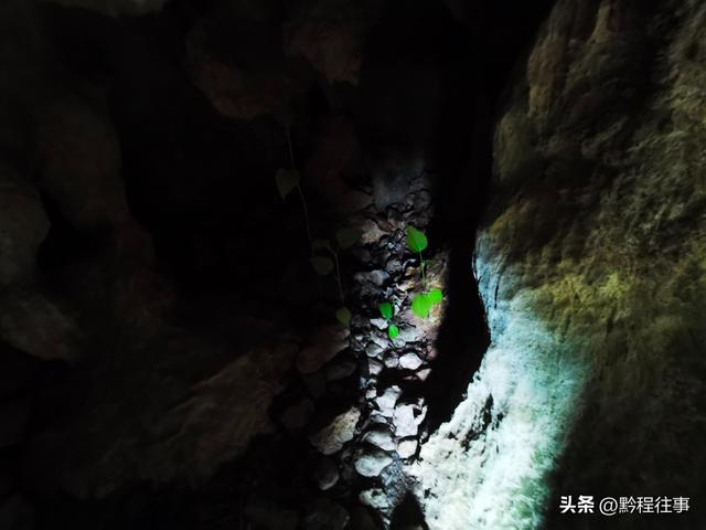 老人岩与磨刀岩：走过万仞崖壁之间不足一尺宽的险峻小道