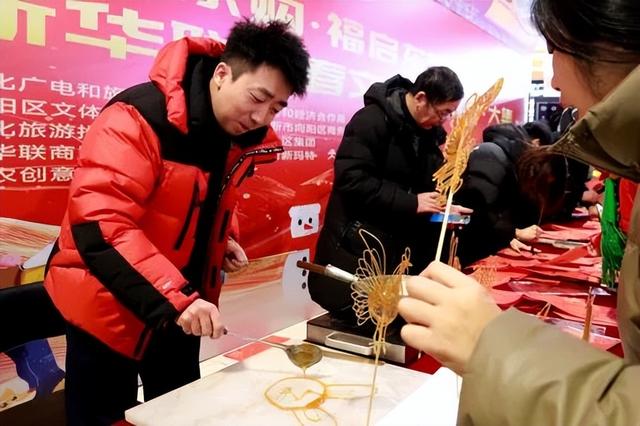 逛大集、备年货、过大年——“冰雪乐购·福启东极”2026佳木斯华联新春文旅“冰超”大集热闹开市