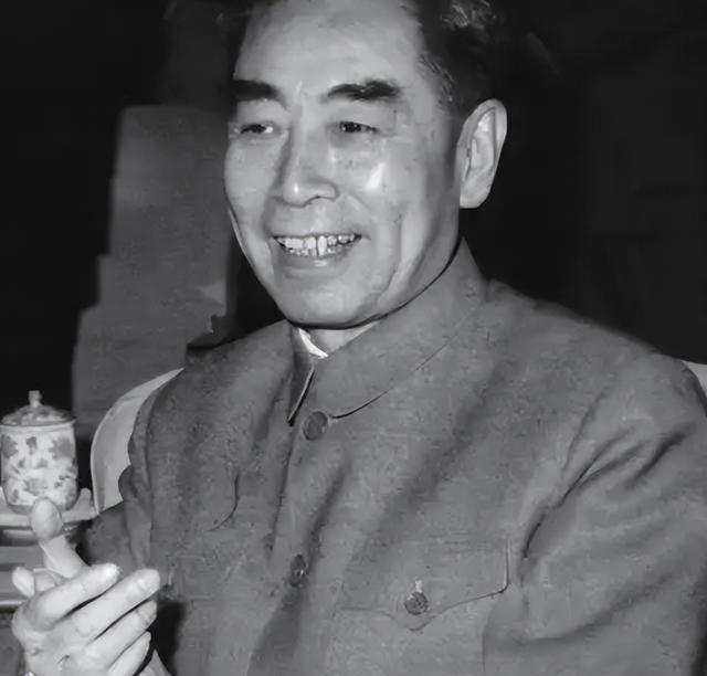 1955年，毛主席看到枪决名单后，拍案大怒：她可是咱全党的恩人！