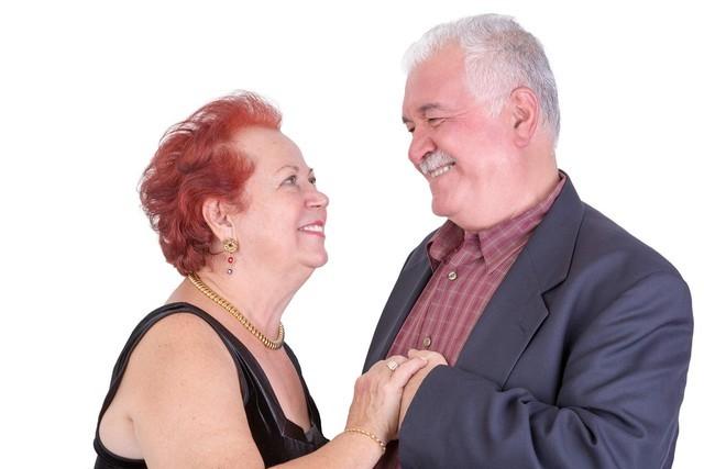 我在大学当保安，有个女学生总翻墙晚归，每次都被我抓到