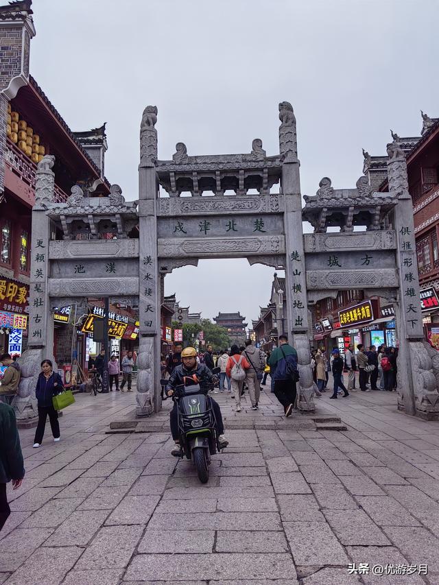 襄阳古城汉江风景很美