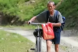 7旬老兵徒步万里寻找痴呆妻子，门打开后，主持人竟当场崩溃大哭图片