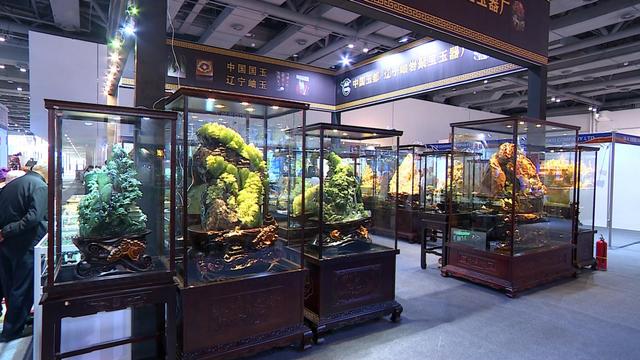 敦煌国际会展中心二期新馆开馆 “敦煌华彩”文旅商品展开展