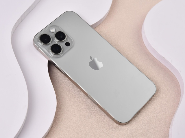 旗舰手机销量排名TOP 5：iPhone第一、华为第二，荣耀跌出前五