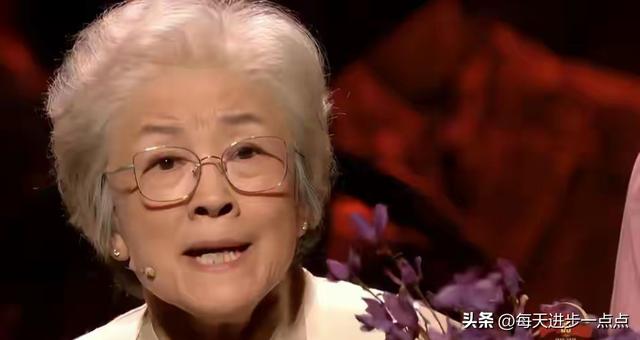 9月刚过仅5天，国家一级演员宋春丽，就给娱乐圈演员敲响警钟