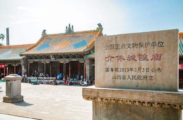 太原自驾2小时，抵达鲜为人知的“琉璃王国”，城内所有景点免费
