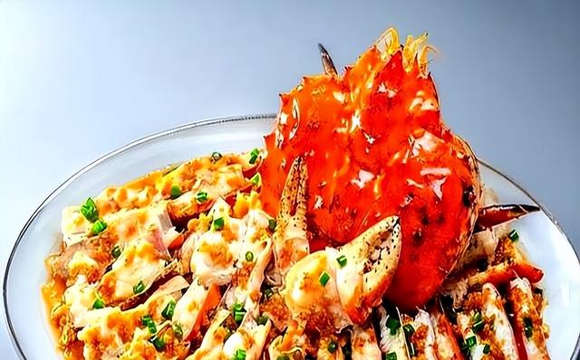 太丢人了，北京一大爷参加酒席，随礼200，竟连喝带拿6瓶五粮液