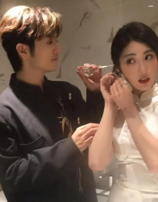 啊？这样也能进娱乐圈？怪不得翻车呢…